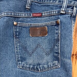 Wrangler Classic Blue Jeans with Leather Patch